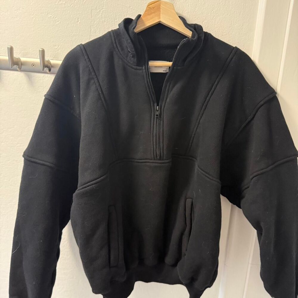 Joah-brown Women's Black Sweatshirt